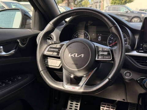 2022 Kia Forte GT Line