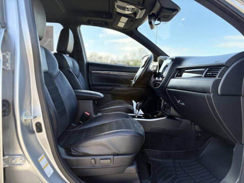 2020 Mitsubishi Outlander SE