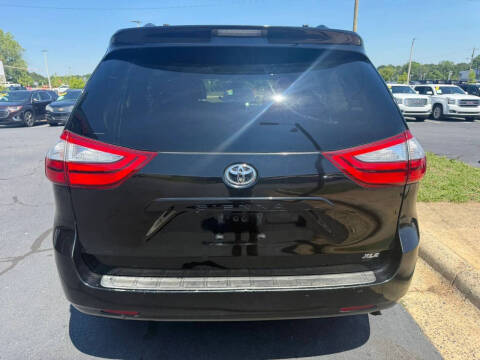 2015 Toyota Sienna