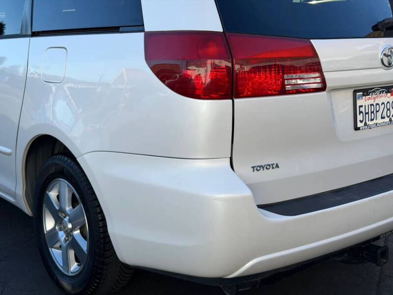 2004 Toyota Sienna