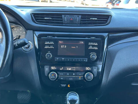 2017 Nissan Rogue Sport SV