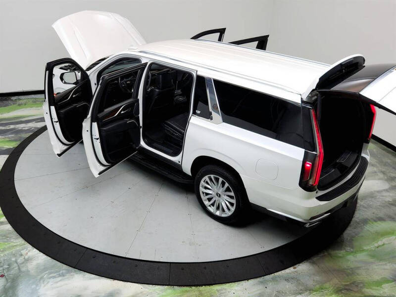 2022 Cadillac Escalade ESV Luxury