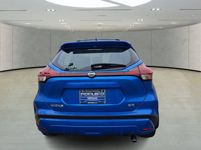 2023 Nissan Kicks SR