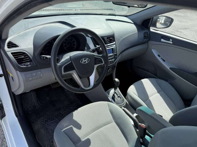 2014 Hyundai Accent GS - Photo 11
