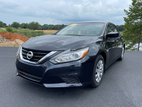 2018 Nissan Altima for sale at BILL HANCOCK MOTORS LLC in Albertville AL