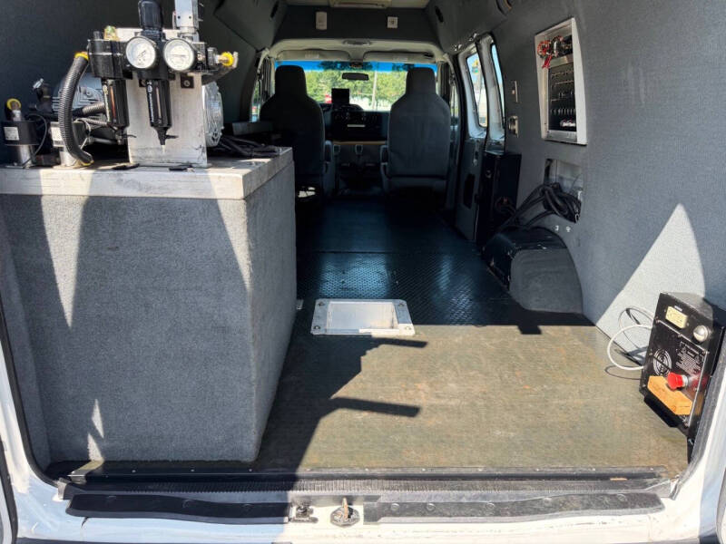 2011 Ford E-Series E-350 SD