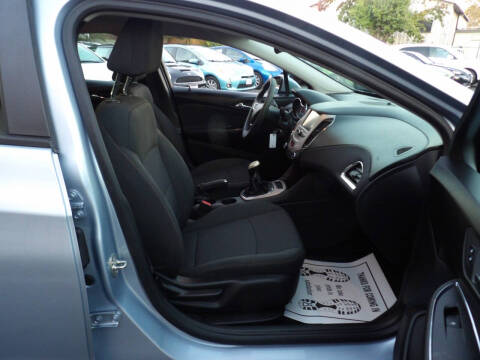 2017 Chevrolet Cruze LS Manual