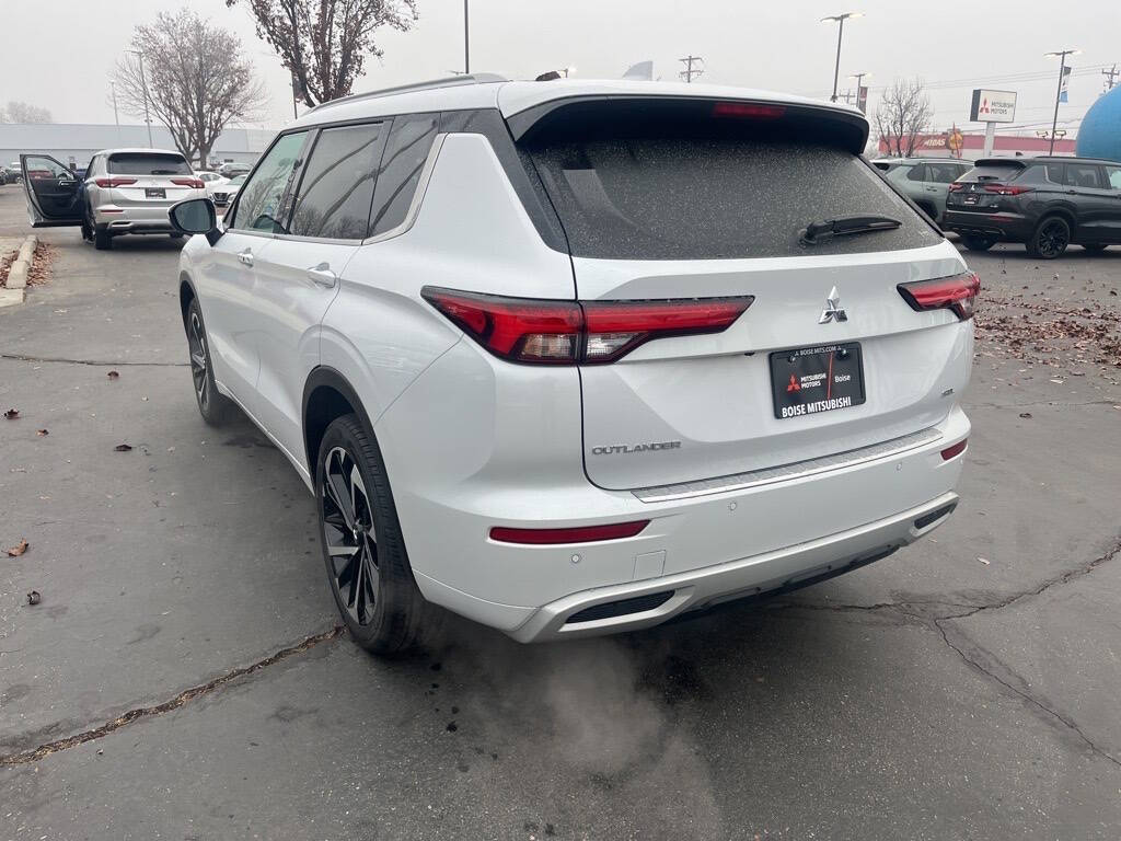 2024 Mitsubishi Outlander for sale at Axio Auto Boise in Boise, ID