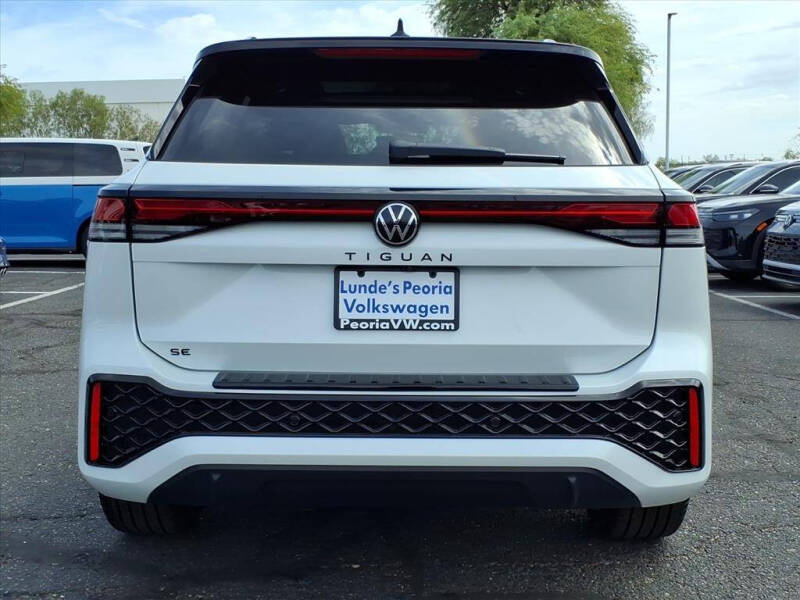 2026 Volkswagen Tiguan SE R-Line Black