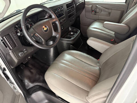 2017 Chevrolet Express 2500