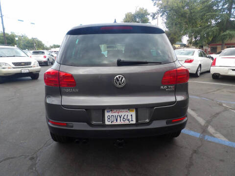 2015 Volkswagen Tiguan SE 4Motion