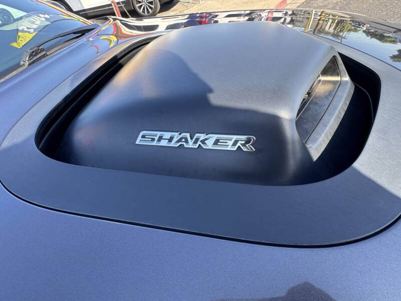 2017 Dodge Challenger R/T Plus Shaker