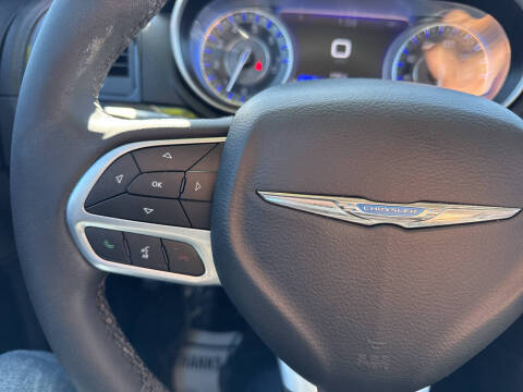 2023 Chrysler 300 Touring