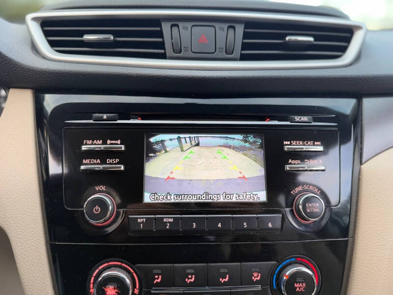 2016 Nissan Rogue SV