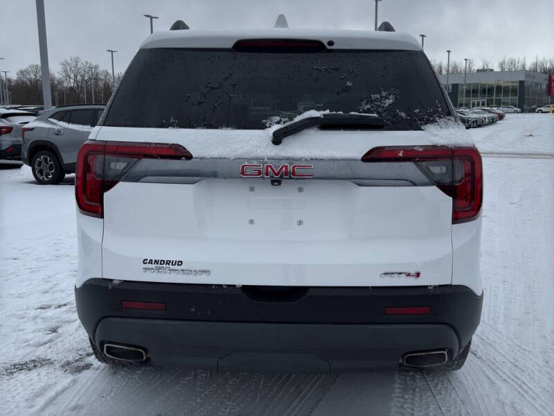 2023 GMC Acadia AT4