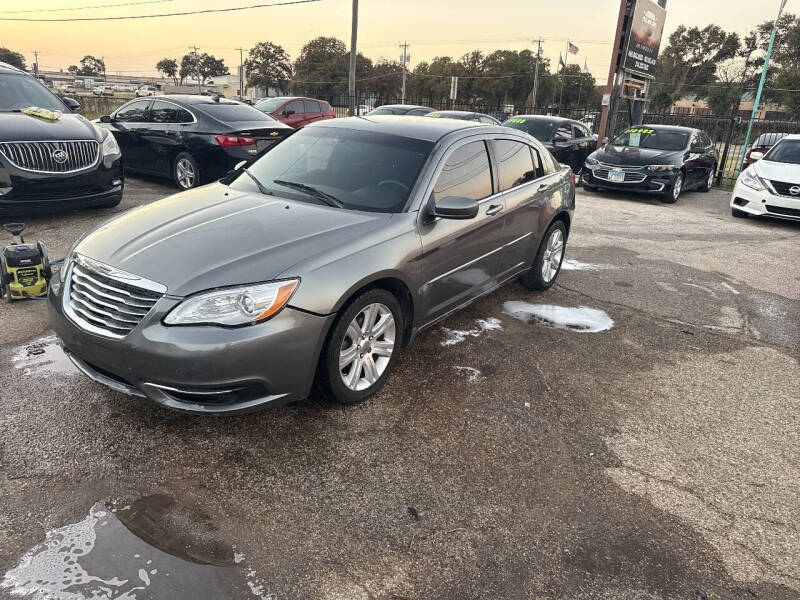2013 Chrysler 200 Touring