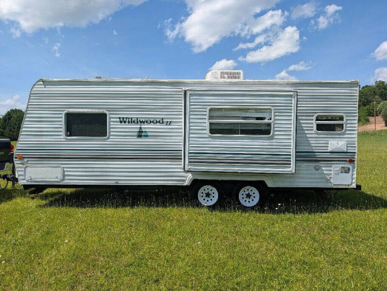 2003 Wildwood 25 RKS