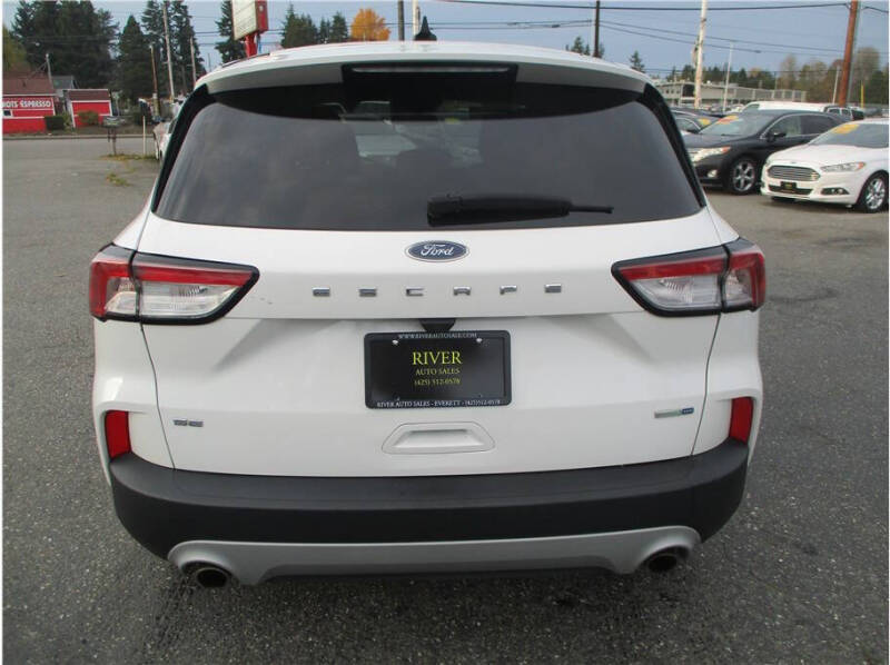 2020 Ford Escape SE