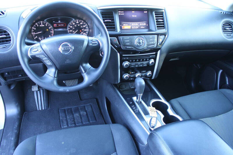 2020 Nissan Pathfinder S