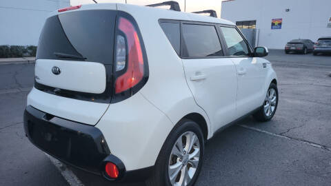 2016 Kia Soul +