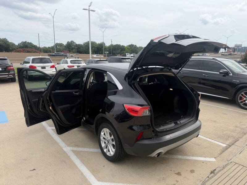 2020 Ford Escape SE