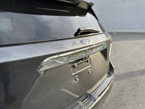 2020 Ford Explorer
