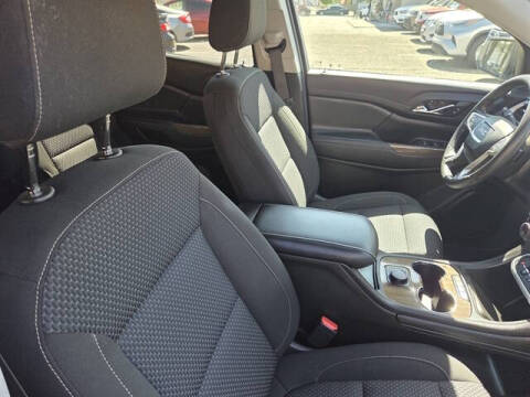 2023 GMC Acadia SLE