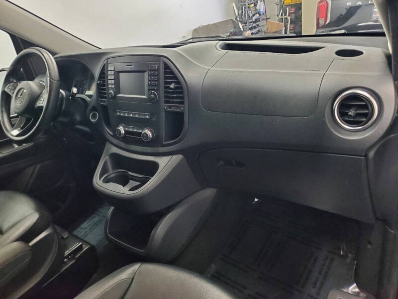 2017 Mercedes-Benz Metris Passenger