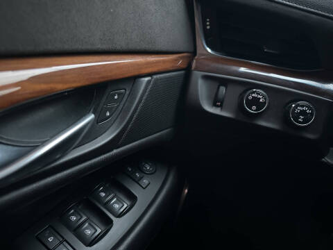 2017 Cadillac Escalade Luxury