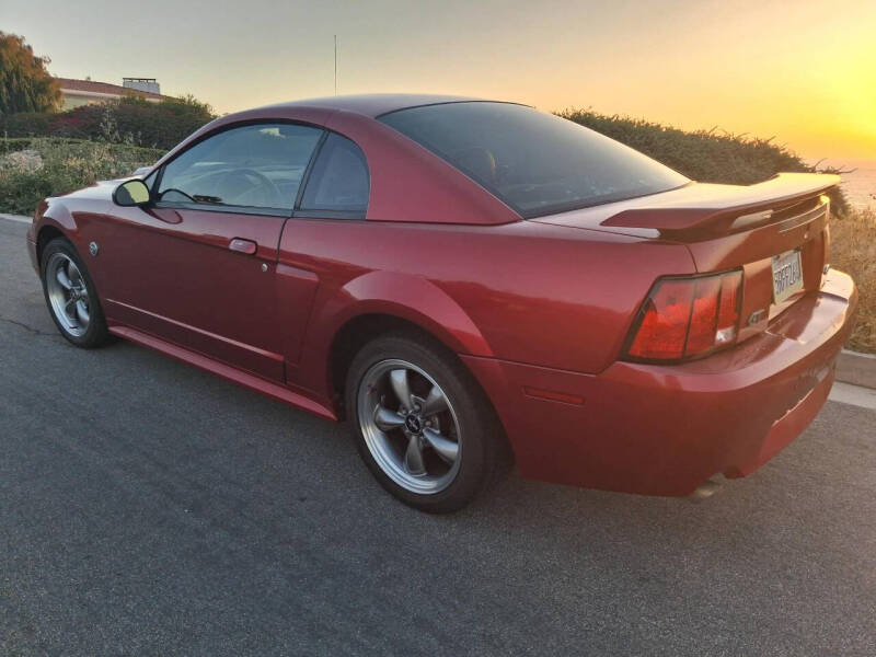 2004 Ford Mustang GT Deluxe