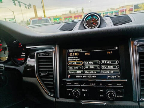 2015 Porsche Macan S