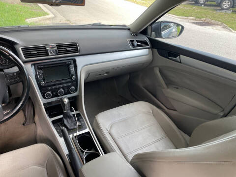 2012 Volkswagen Passat SE PZEV