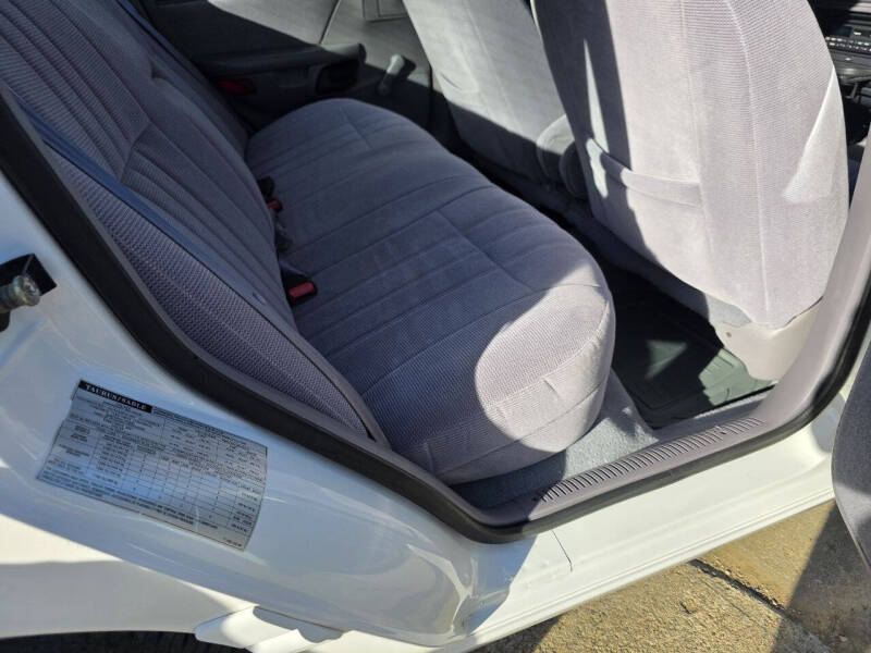 1994 Ford Taurus - Photo 6