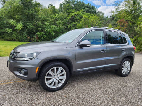 2012 Volkswagen Tiguan for sale at Akron Auto Center in Akron OH