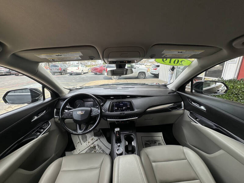 2019 Cadillac XT4 Luxury