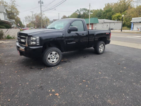 2011 Chevrolet Silverado 1500 for sale at Maximum Auto Group II INC in Cortland OH