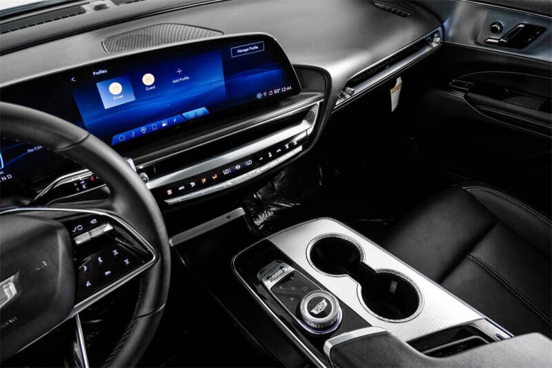 2024 Cadillac LYRIQ Tech