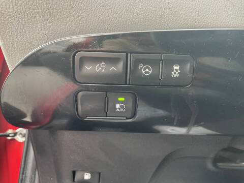 2020 Toyota Prius LE