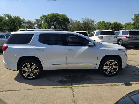 2017 GMC Acadia Denali