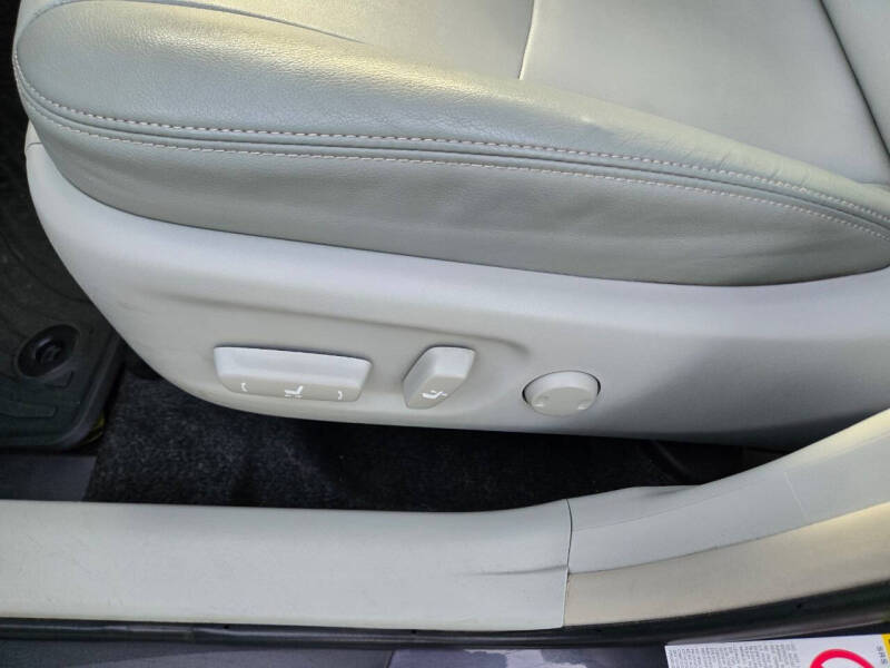 2014 Toyota Prius Four