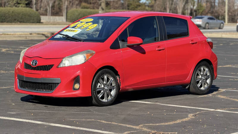 2012 Toyota Yaris 5-Door SE