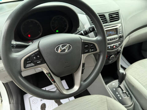 2016 Hyundai Accent SE