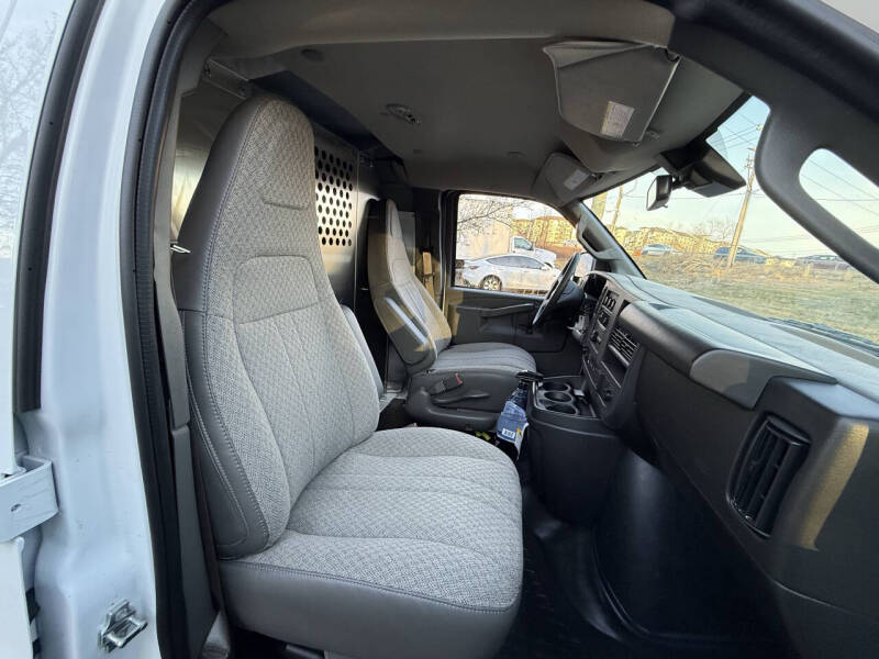 2025 Chevrolet Express 2500