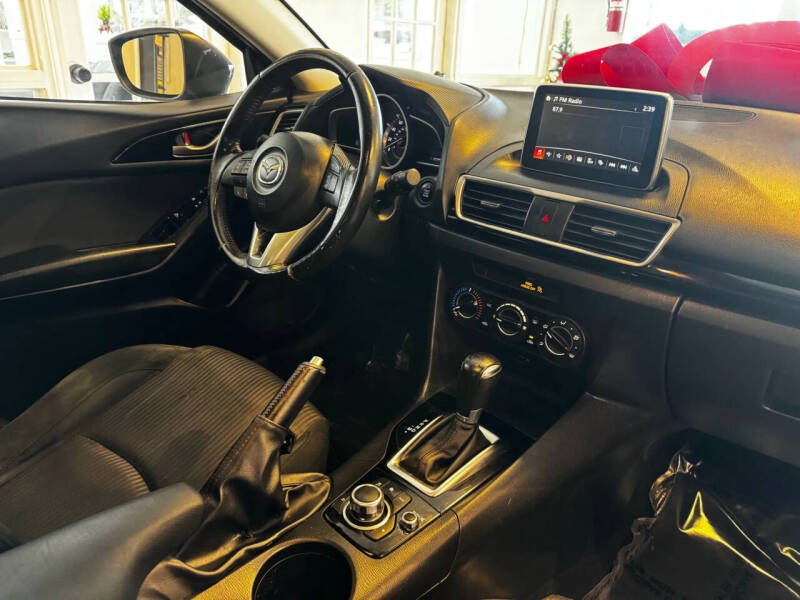 2016 Mazda MAZDA3 i Touring