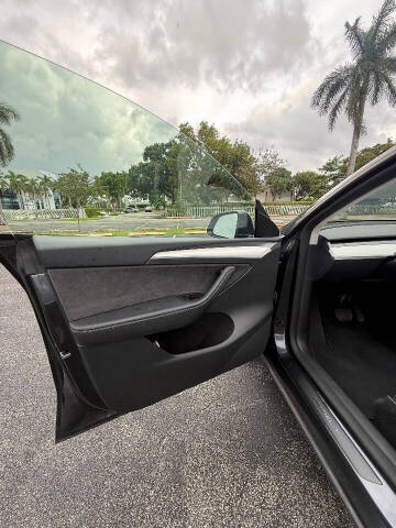 2025 Tesla Model Y Long Range