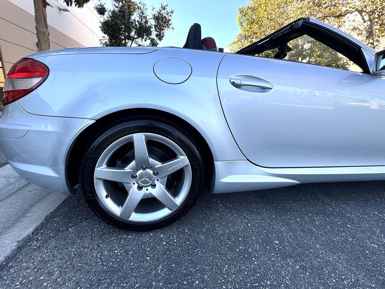 2006 Mercedes-Benz SLK for sale at DE AUTOS INC in San Juan Capistrano, CA