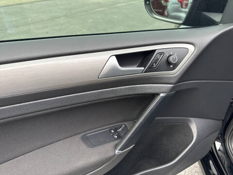 2015 Volkswagen Golf TSI Launch Edition