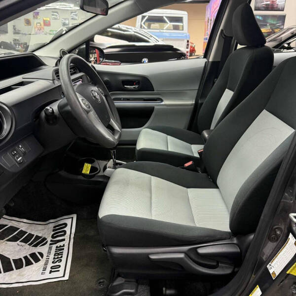 2013 Toyota Prius c Three