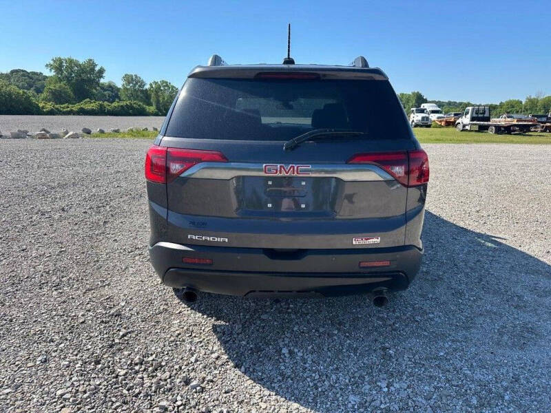 2017 GMC Acadia SLE-2