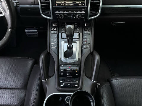 2016 Porsche Cayenne GTS